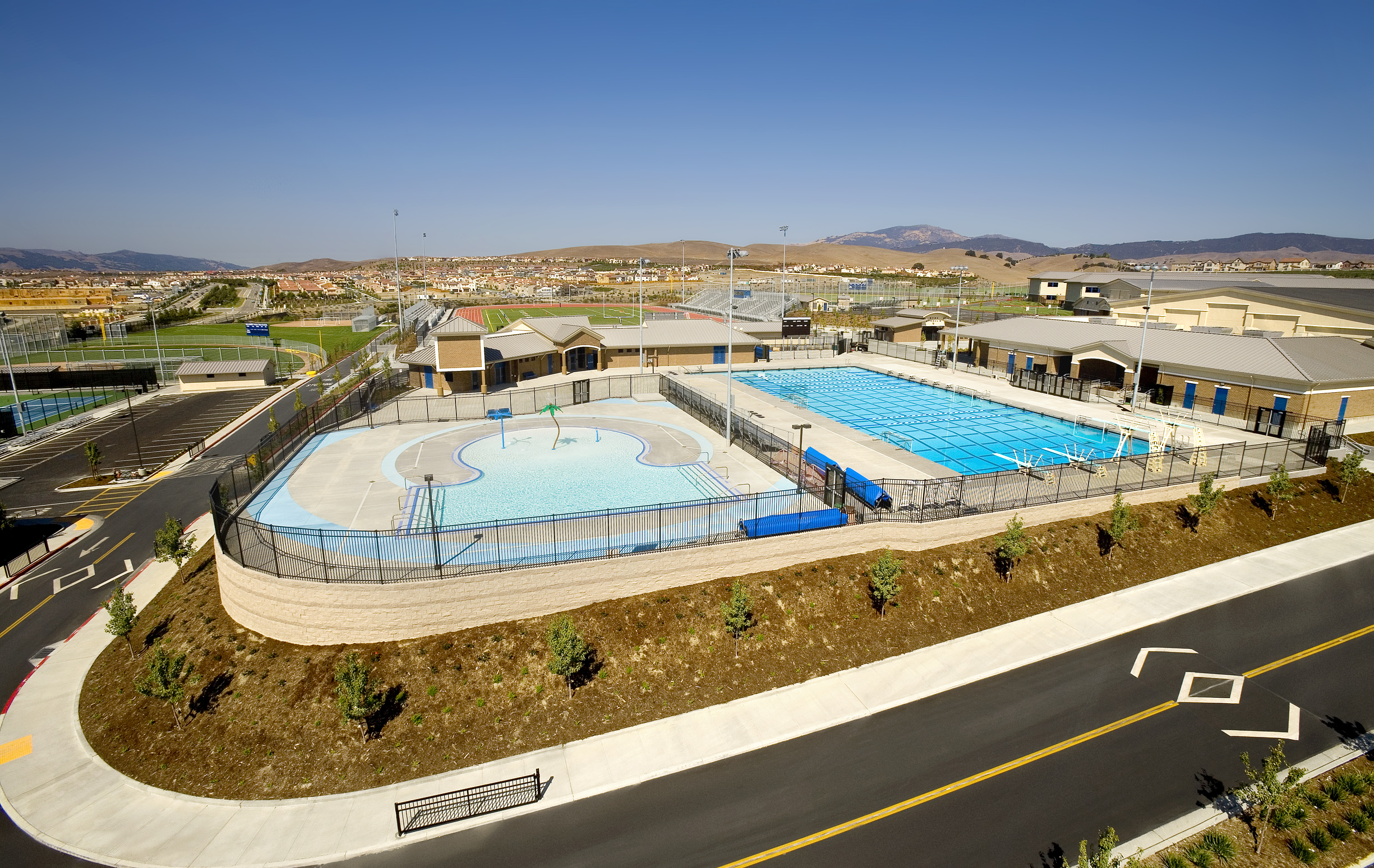 DOUGHERTY CALLEY HIGH SCHOOL CAMPUS