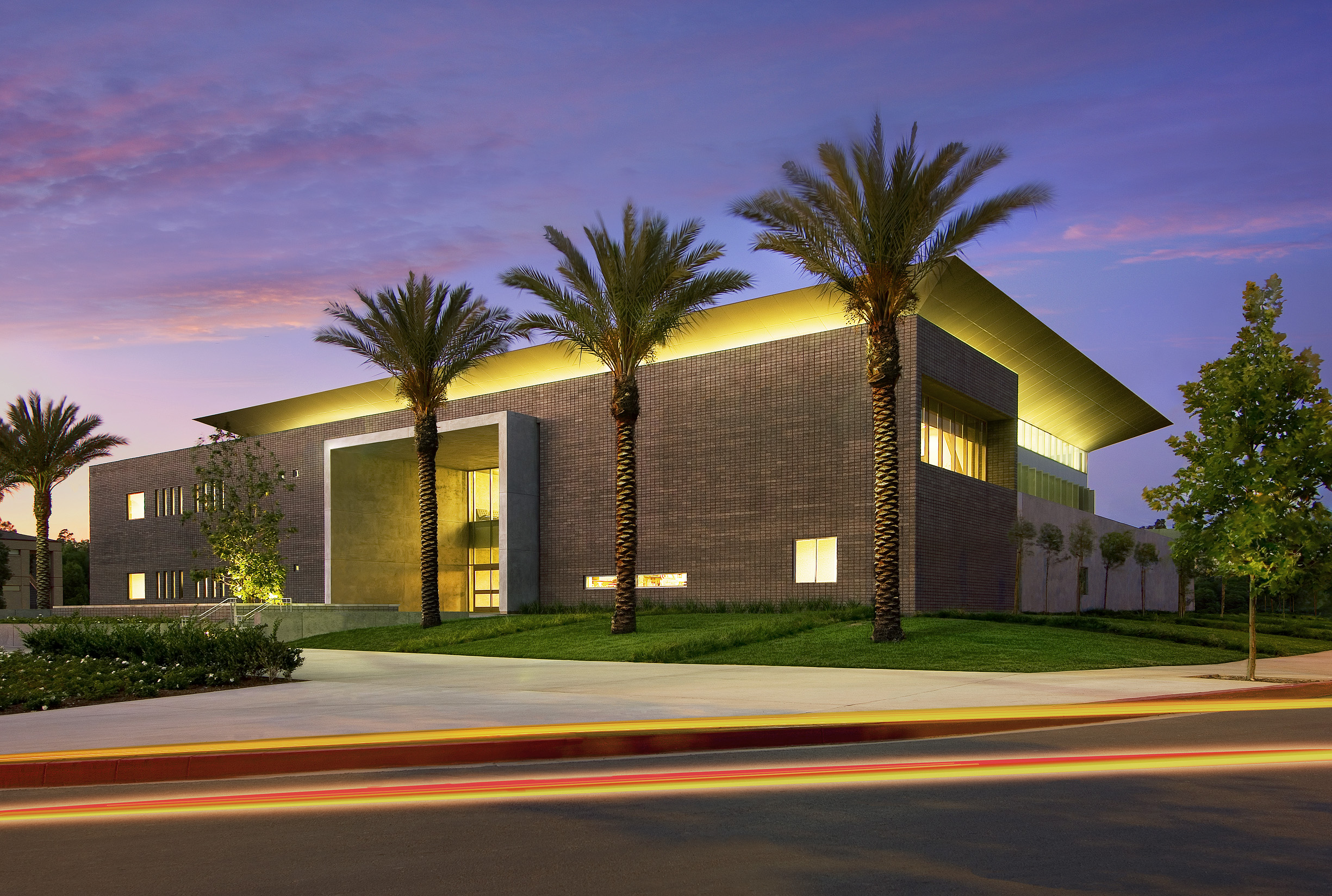 SANTIAGO COLLEGE LRC